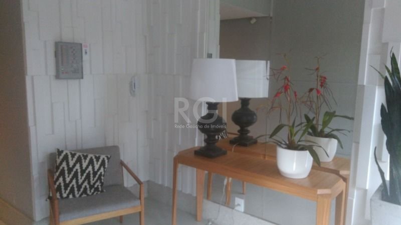 Foto 3 de Apartamento com 3 Quartos à venda, 94m² em Passo da Areia, Porto Alegre