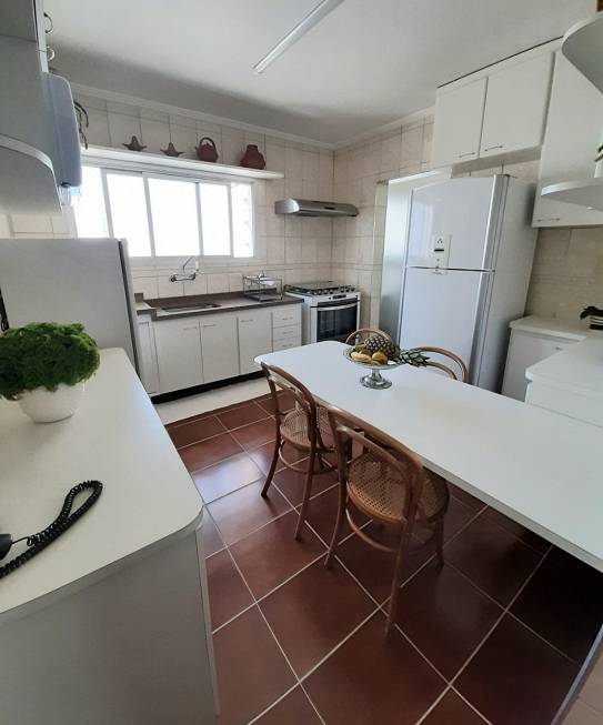 Foto 4 de Apartamento com 3 Quartos à venda, 136m² em Sumaré, São Paulo