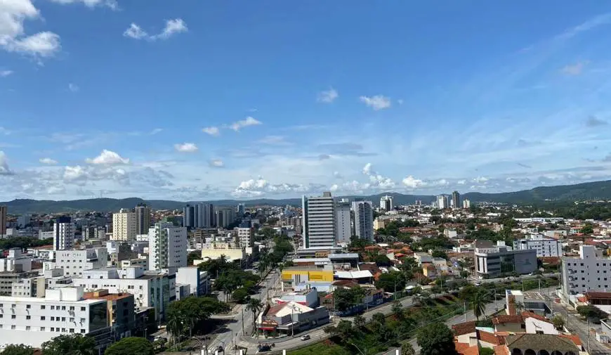 Foto 5 de Apartamento com 3 Quartos à venda, 126m² em Todos os Santos, Montes Claros