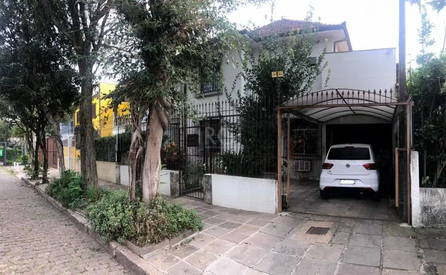 Foto 1 de Casa com 4 Quartos à venda, 336m² em Azenha, Porto Alegre