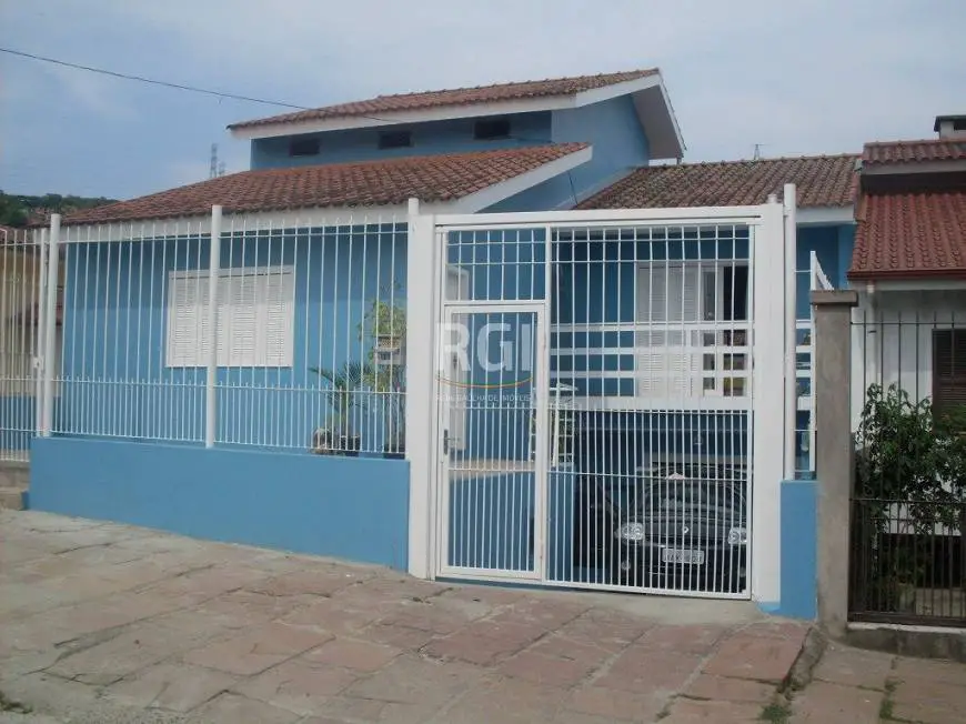 Foto 1 de Casa com 4 Quartos à venda, 184m² em Jardim Carvalho, Porto Alegre