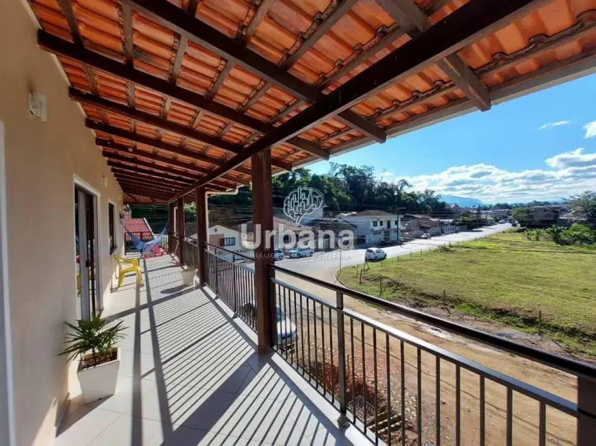 Foto 2 de Casa com 5 Quartos à venda, 334m² em Vila Lenzi, Jaraguá do Sul