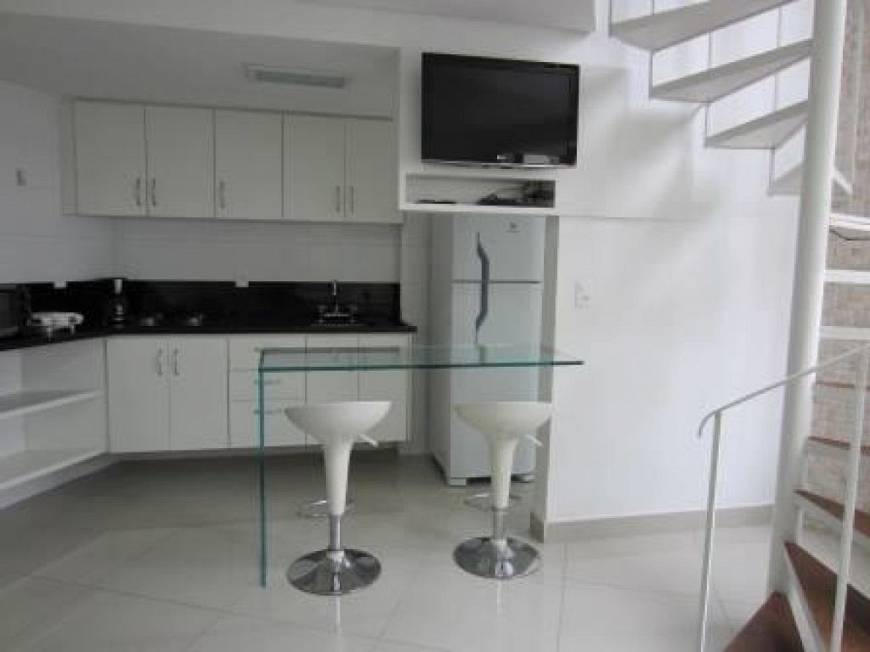 Foto 2 de Flat com 1 Quarto para alugar, 46m² em Vila Nova Conceição, São Paulo