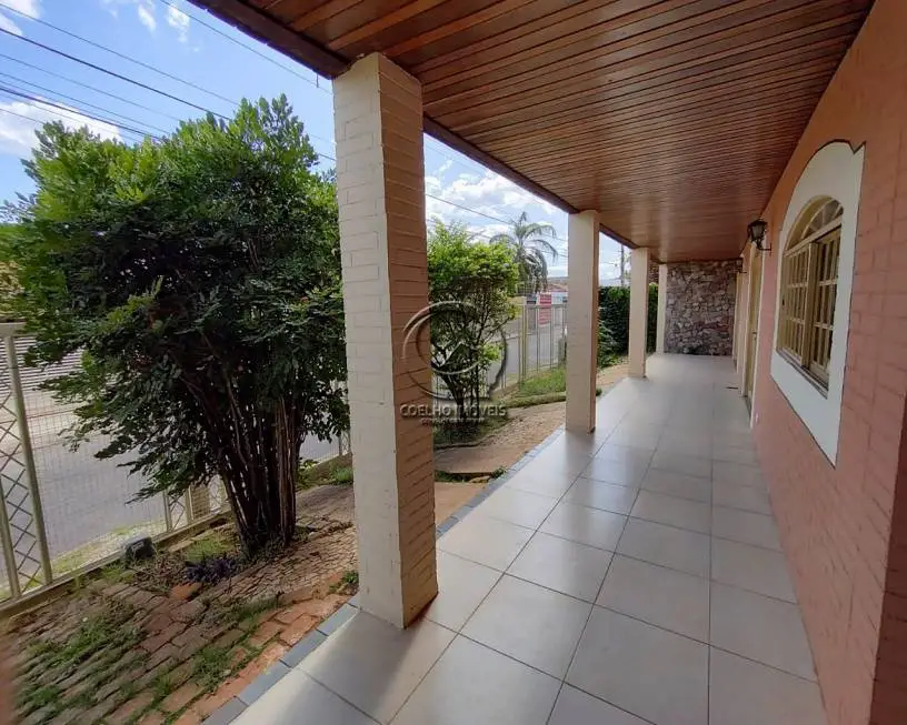 Foto 5 de Sobrado com 5 Quartos para alugar, 550m² em Setor de Habitações Individuais Norte, Brasília