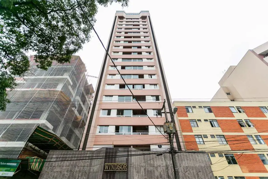 Foto 1 de Apartamento com 1 Quarto à venda, 44m² em Centro, Curitiba