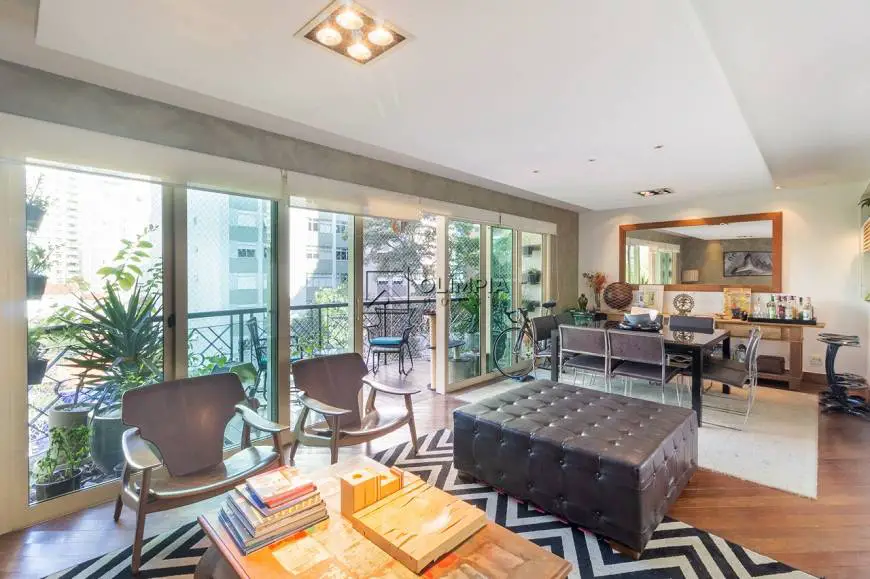 Foto 2 de Apartamento com 1 Quarto à venda, 138m² em Moema, São Paulo