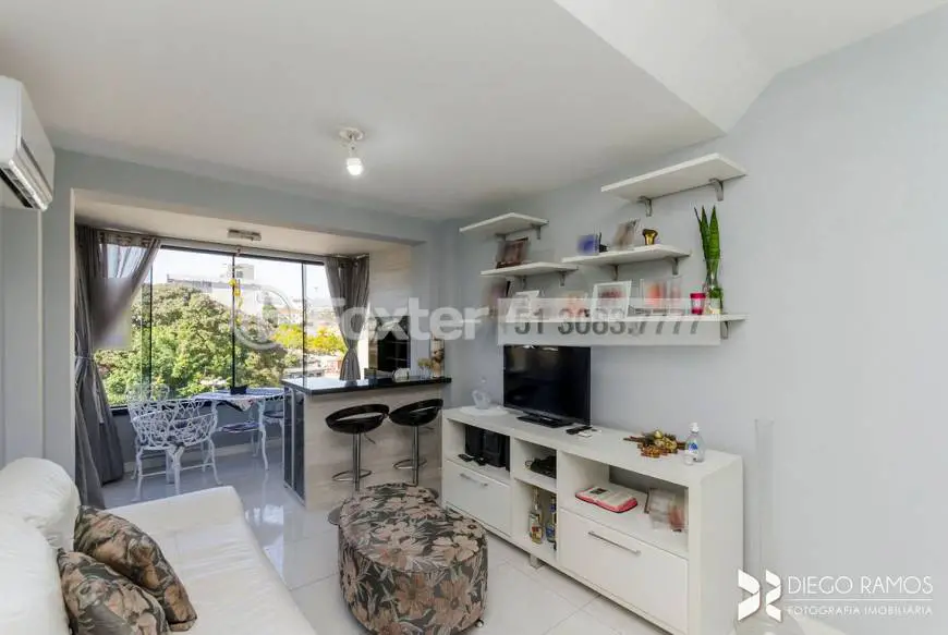 Foto 1 de Apartamento com 1 Quarto à venda, 53m² em Passo da Areia, Porto Alegre