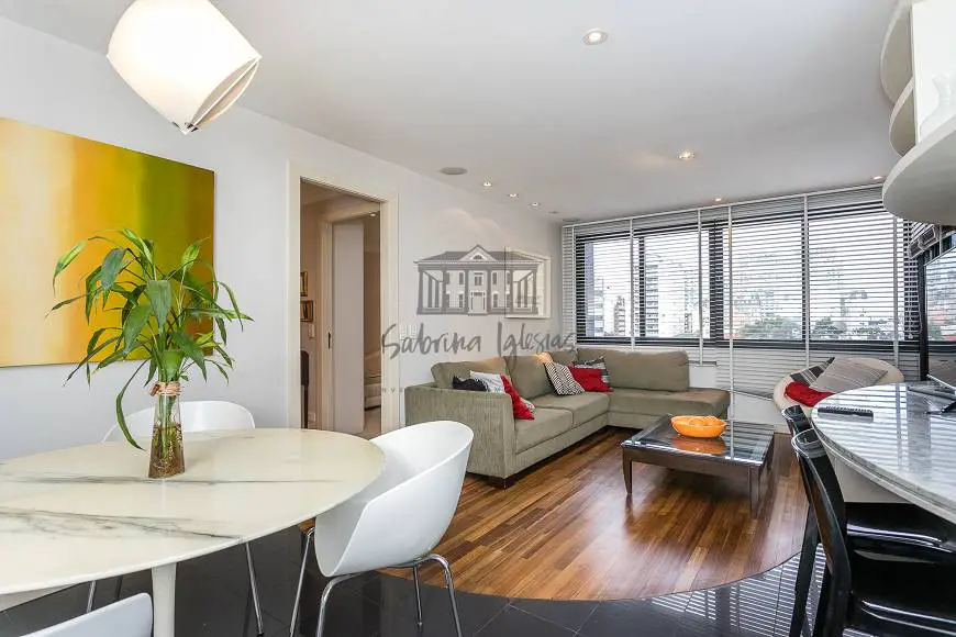 Foto 2 de Apartamento com 2 Quartos para alugar, 87m² em Batel, Curitiba