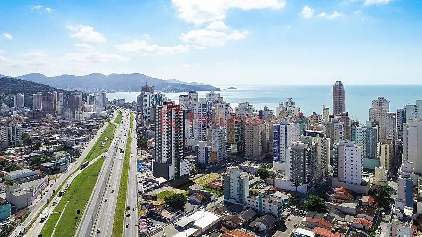 Foto 5 de Apartamento com 2 Quartos à venda, 77m² em Meia Praia, Itapema