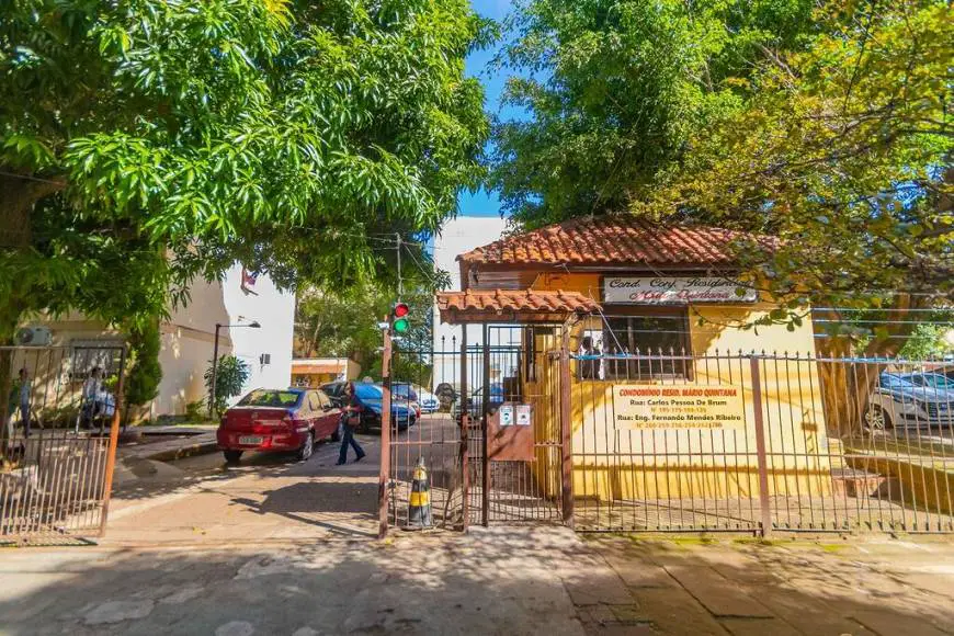 Foto 1 de Apartamento com 2 Quartos à venda, 55m² em Santo Antônio, Porto Alegre