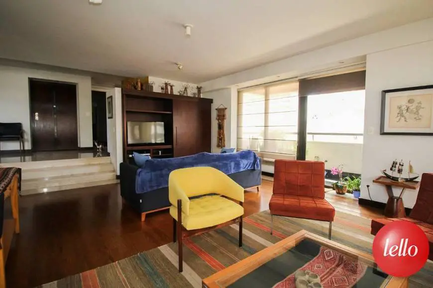 Foto 1 de Apartamento com 3 Quartos para alugar, 300m² em Aclimação, São Paulo
