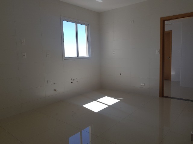 Foto 5 de Apartamento com 3 Quartos à venda, 336m² em Centro, Cascavel