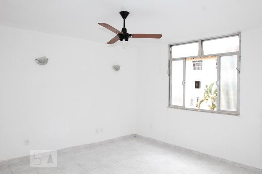 Foto 1 de Apartamento com 3 Quartos para alugar, 74m² em Del Castilho, Rio de Janeiro