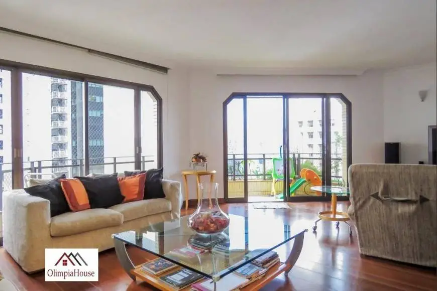 Foto 1 de Apartamento com 3 Quartos para alugar, 240m² em Itaim Bibi, São Paulo