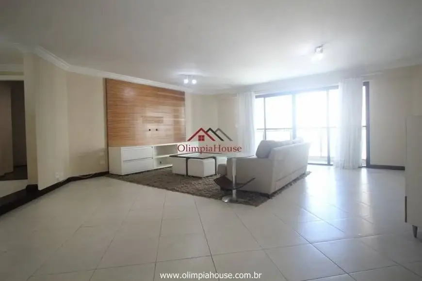Foto 1 de Apartamento com 3 Quartos para alugar, 240m² em Itaim Bibi, São Paulo
