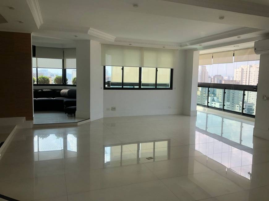 Foto 1 de Apartamento com 3 Quartos para alugar, 237m² em Moema, São Paulo