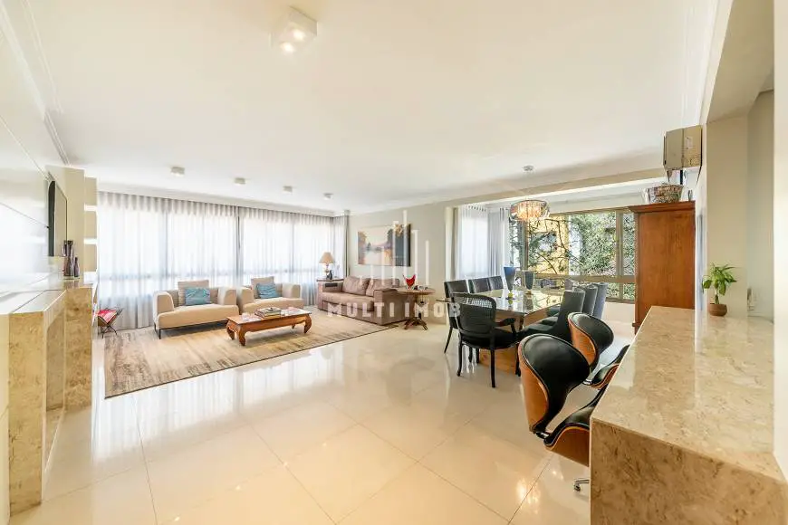 Foto 2 de Apartamento com 3 Quartos à venda, 143m² em Petrópolis, Porto Alegre