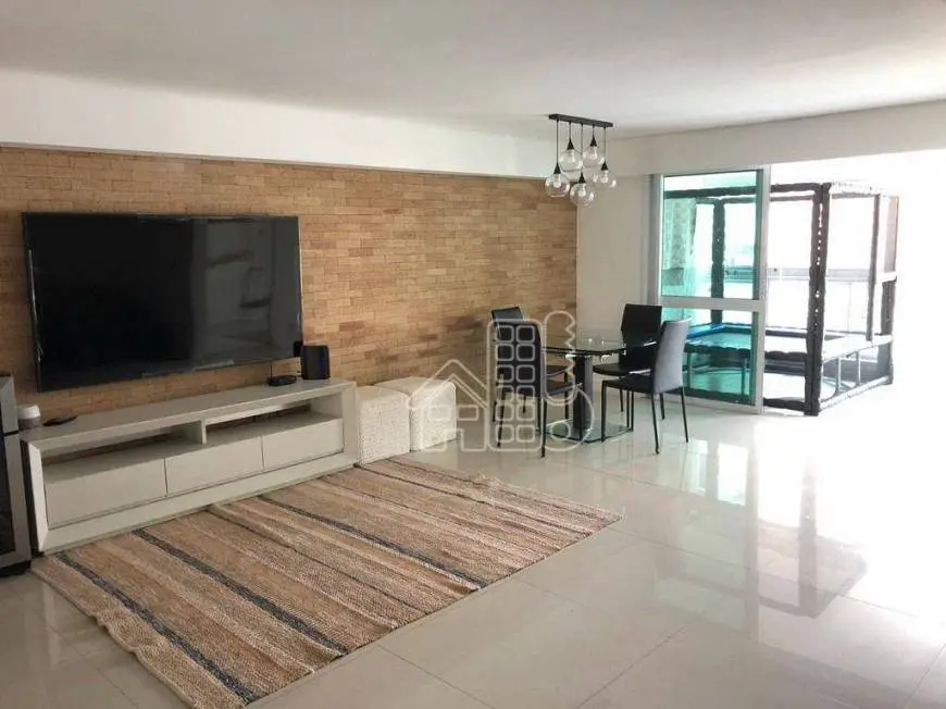 Foto 1 de Apartamento com 4 Quartos à venda, 189m² em Icaraí, Niterói