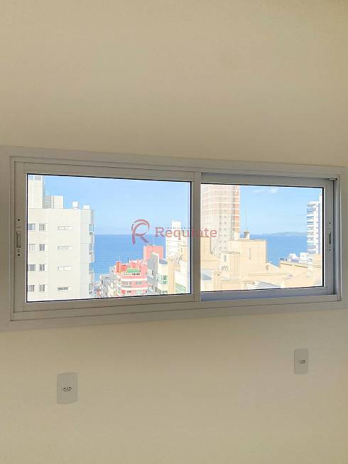 Foto 5 de Apartamento com 4 Quartos à venda, 164m² em Meia Praia, Itapema