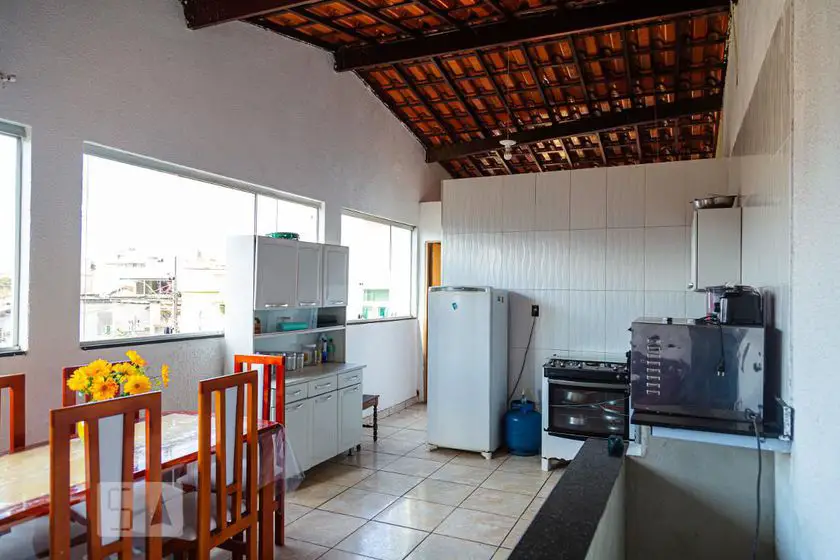 Foto 1 de Casa com 2 Quartos para alugar, 70m² em Horto Florestal, Belo Horizonte