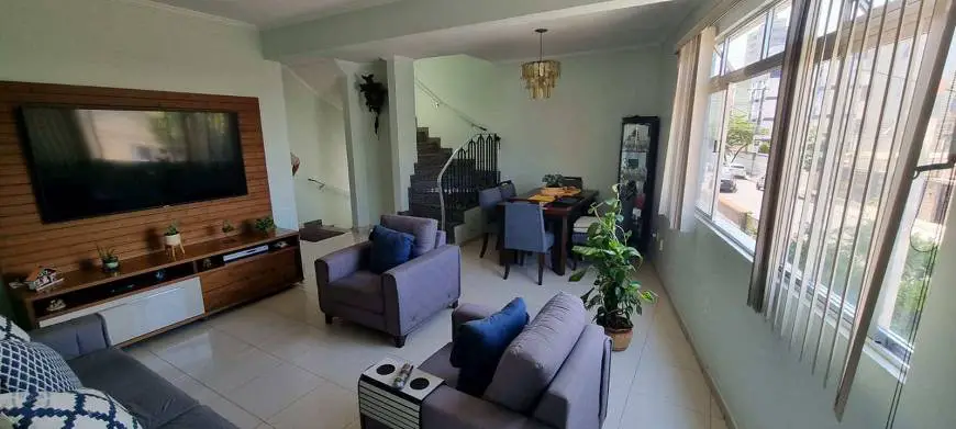 Foto 1 de Casa com 3 Quartos à venda, 230m² em Aparecida, Santos