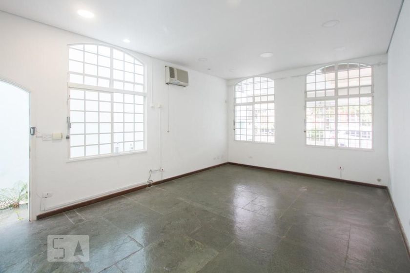 Foto 1 de Casa com 3 Quartos para alugar, 140m² em Campo Belo, São Paulo