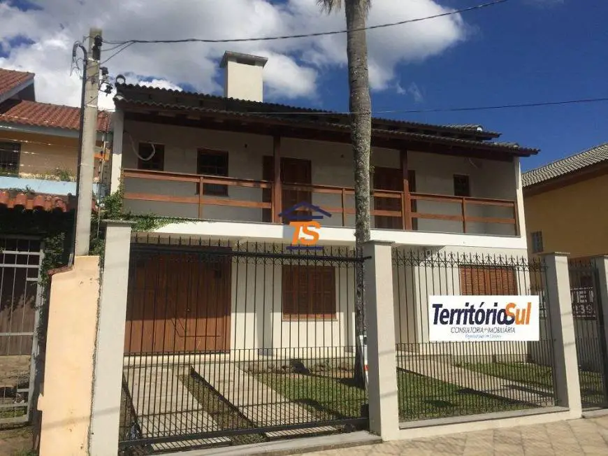 Foto 1 de Casa com 4 Quartos à venda, 378m² em Guarujá, Porto Alegre