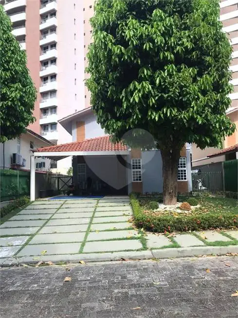 Foto 2 de Casa com 4 Quartos à venda, 230m² em Nova Esperança, Manaus
