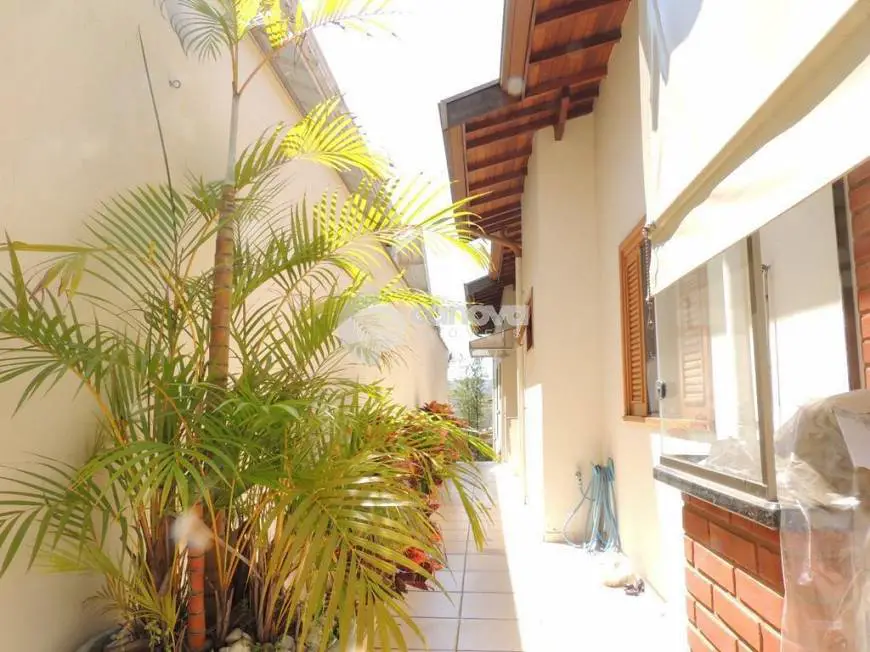 Foto 4 de Casa de Condomínio com 4 Quartos à venda, 217m² em Condominio Residencial Terras do Oriente, Valinhos