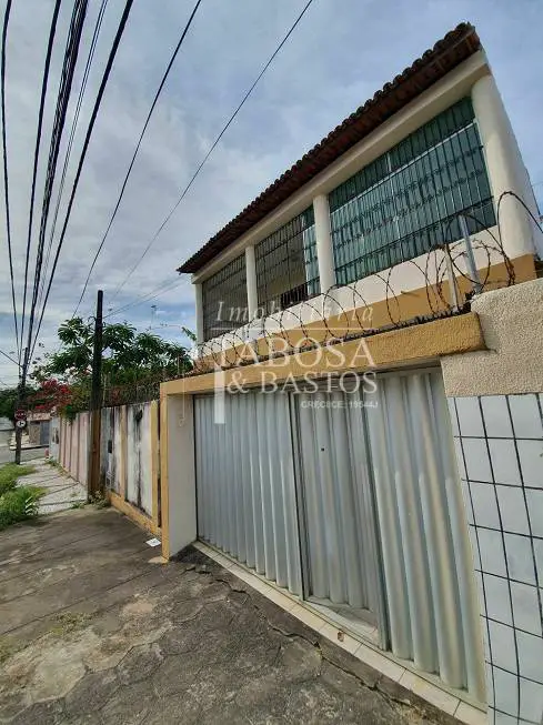 Foto 2 de Sobrado com 5 Quartos à venda, 200m² em Parque Manibura, Fortaleza