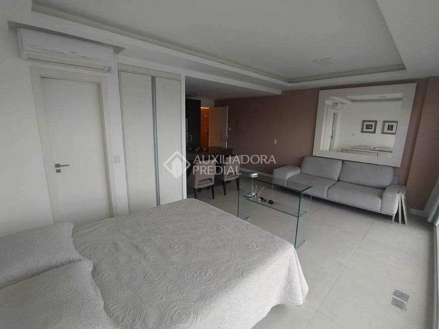 Foto 1 de Apartamento com 1 Quarto para alugar, 38m² em Praia de Belas, Porto Alegre