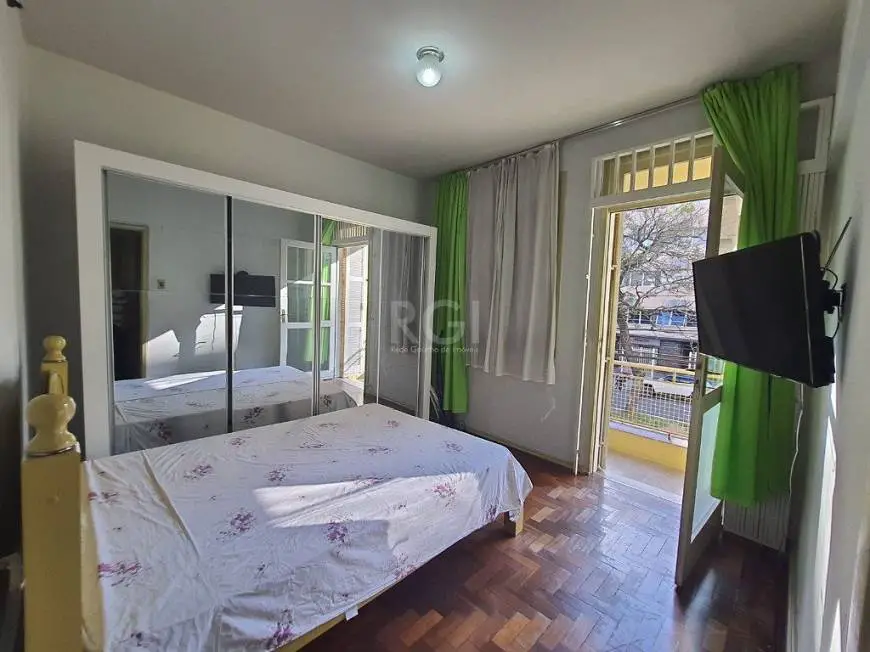 Foto 5 de Apartamento com 2 Quartos à venda, 64m² em Azenha, Porto Alegre