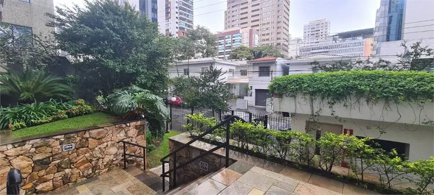 Foto 4 de Apartamento com 3 Quartos à venda, 101m² em Itaim Bibi, São Paulo