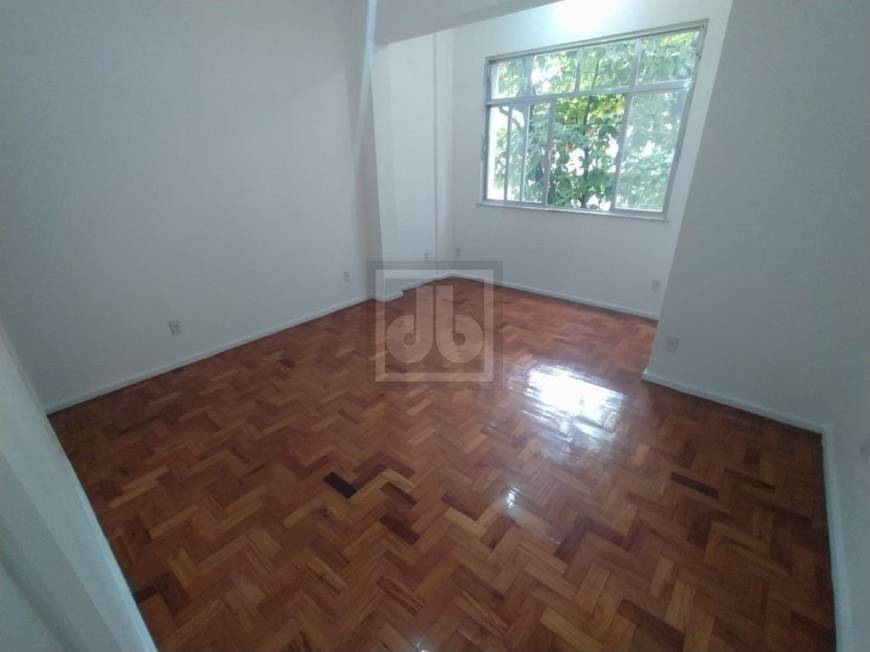 Foto 1 de Apartamento com 3 Quartos para alugar, 75m² em Laranjeiras, Rio de Janeiro