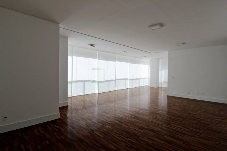 Foto 1 de Apartamento com 3 Quartos para alugar, 181m² em Vila Olímpia, São Paulo