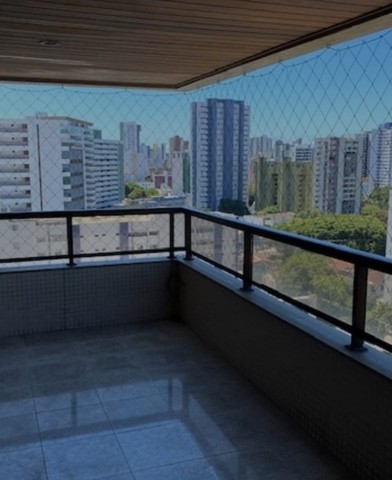 Foto 1 de Apartamento com 4 Quartos à venda, 245m² em Apipucos, Recife