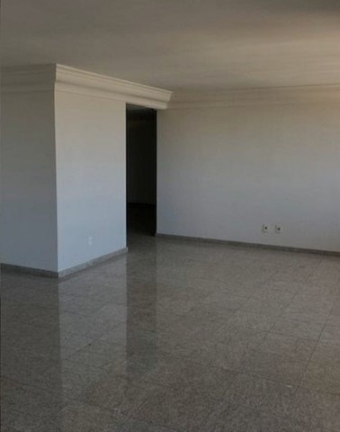 Foto 2 de Apartamento com 4 Quartos à venda, 245m² em Apipucos, Recife