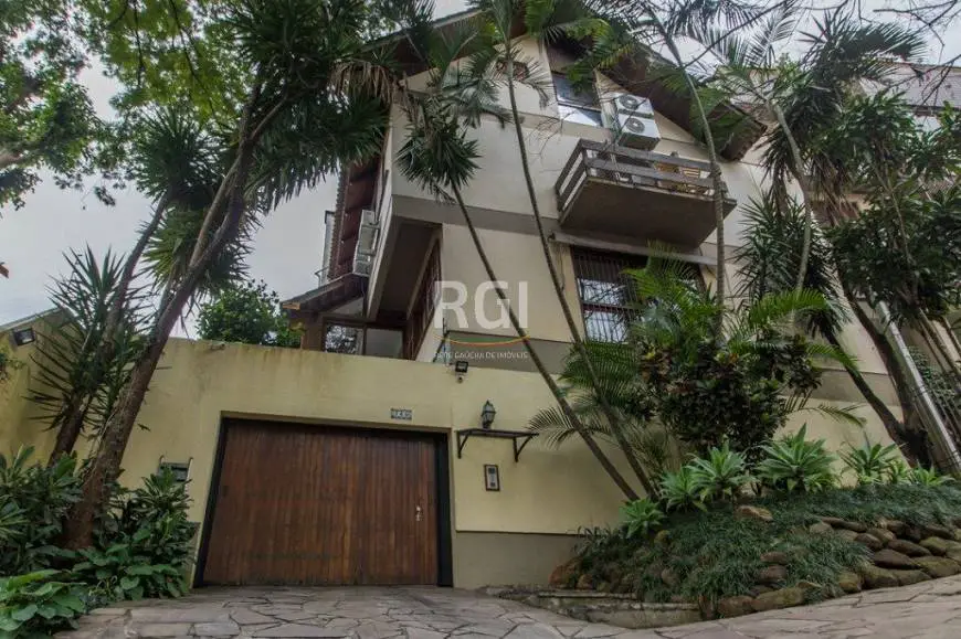 Foto 2 de Casa com 2 Quartos à venda, 156m² em Mont' Serrat, Porto Alegre