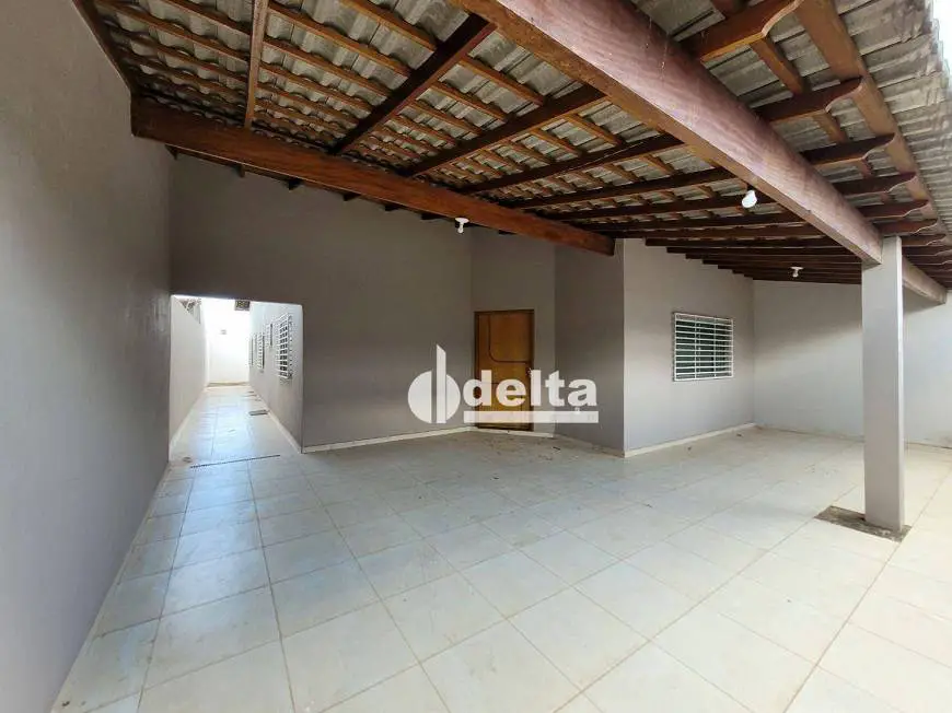 Foto 1 de Casa com 3 Quartos para alugar, 160m² em Granada, Uberlândia