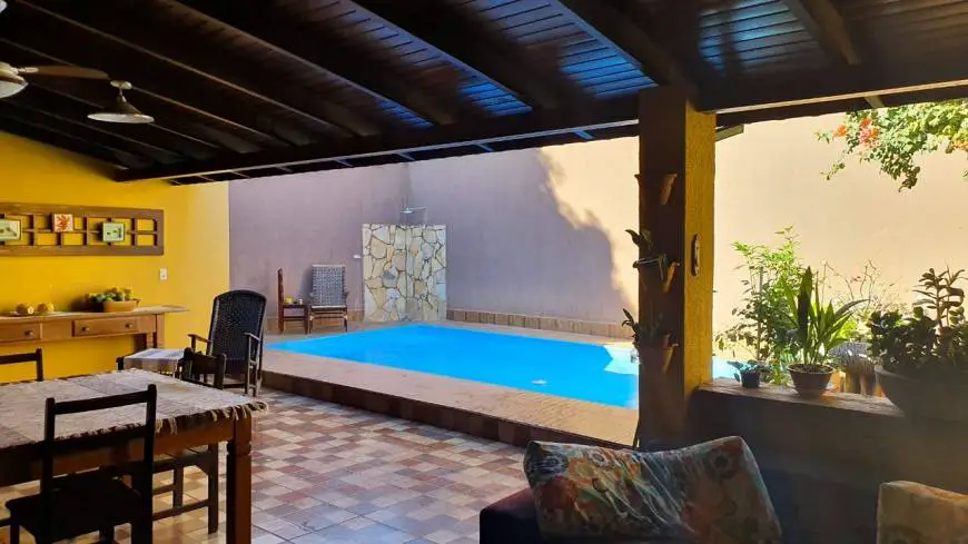 Foto 3 de Casa com 3 Quartos à venda, 180m² em Jardim Mossoró, Cuiabá