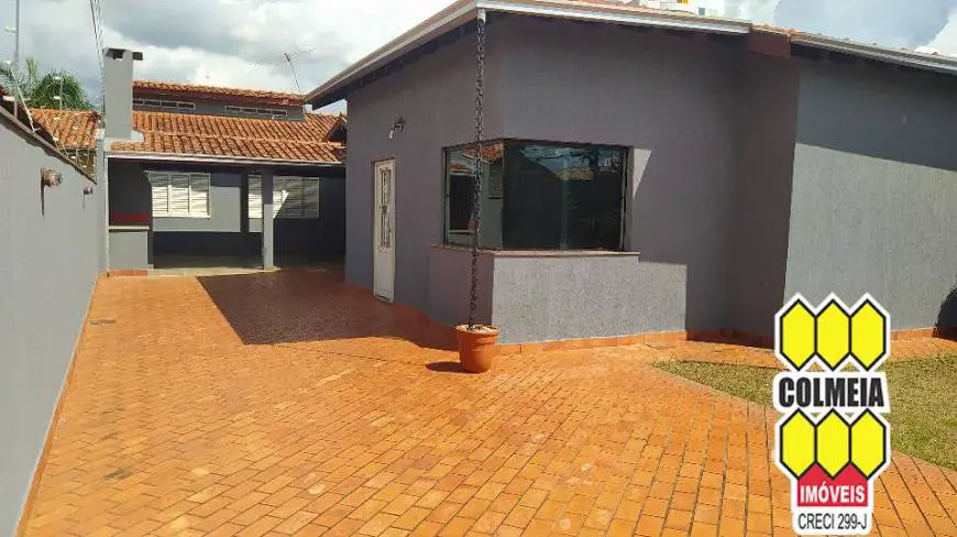 Foto 2 de Casa com 3 Quartos para alugar, 10m² em Monte Castelo, Campo Grande