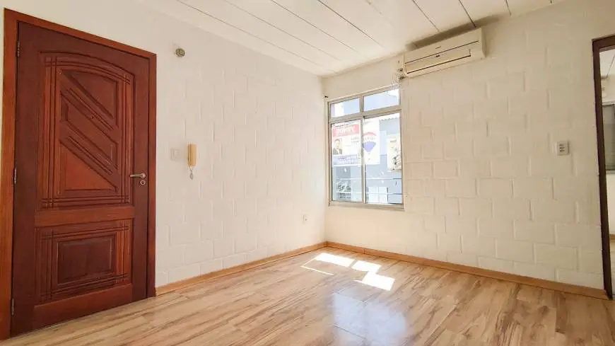 Foto 5 de Apartamento com 2 Quartos à venda, 44m² em Agronomia, Porto Alegre
