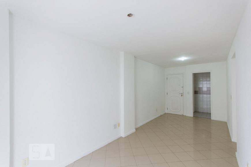 Foto 3 de Apartamento com 2 Quartos para alugar, 82m² em Freguesia, Rio de Janeiro