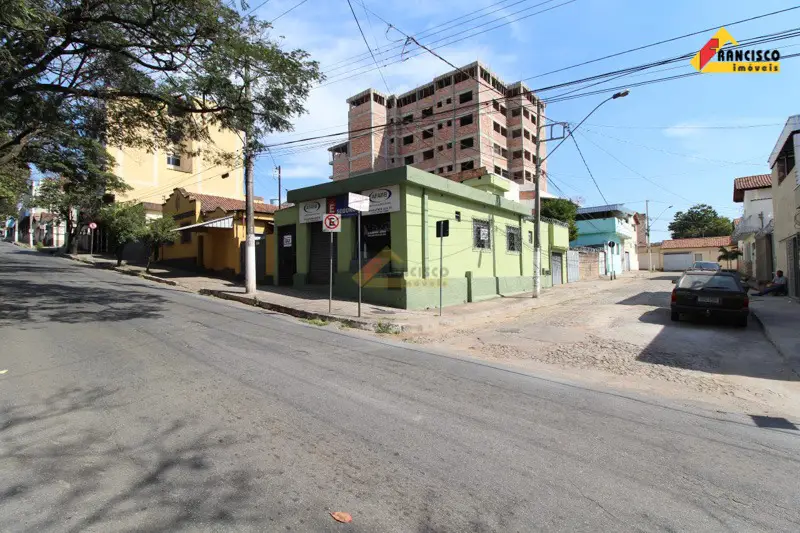 Foto 2 de Casa com 3 Quartos para alugar, 113m² em Centro, Divinópolis