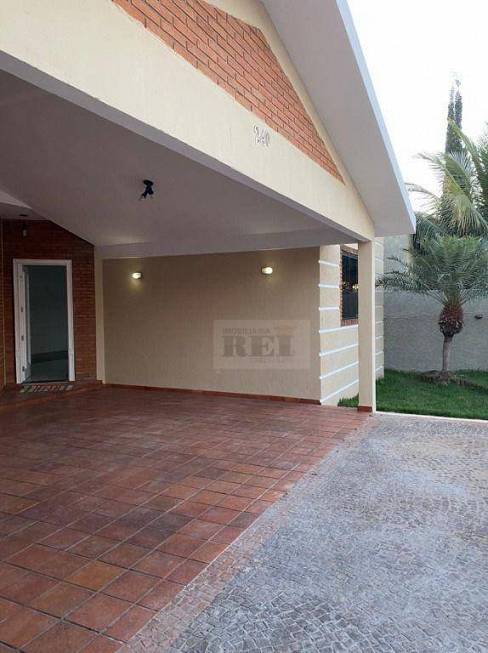 Foto 2 de Casa com 3 Quartos à venda, 260m² em Vila Baylão, Rio Verde