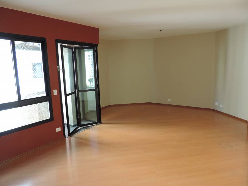 Foto 1 de Apartamento com 3 Quartos para alugar, 150m² em Moema, São Paulo