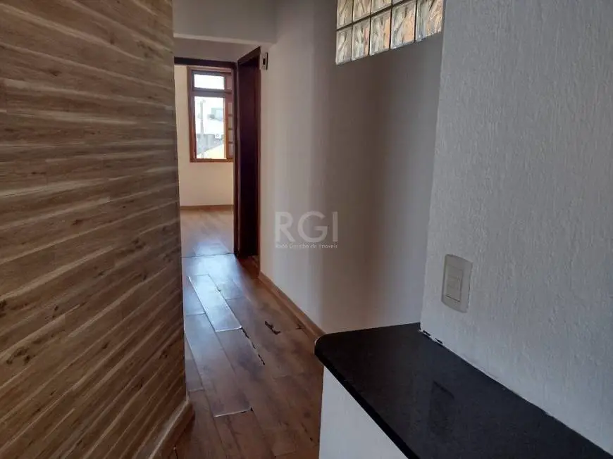 Foto 5 de Apartamento com 3 Quartos à venda, 76m² em Navegantes, Porto Alegre
