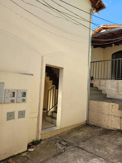 Foto 2 de Casa com 2 Quartos para alugar, 80m² em Concórdia, Belo Horizonte