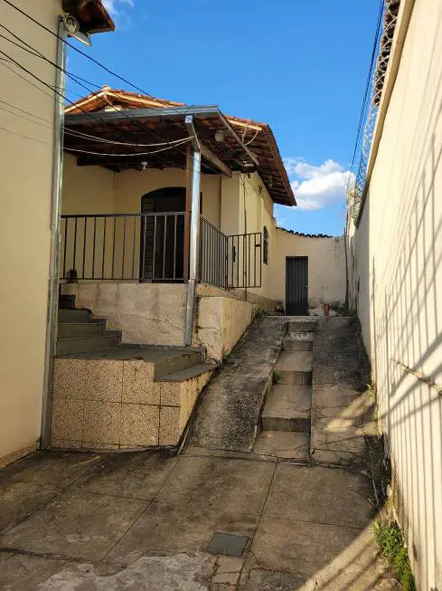 Foto 3 de Casa com 2 Quartos para alugar, 80m² em Concórdia, Belo Horizonte