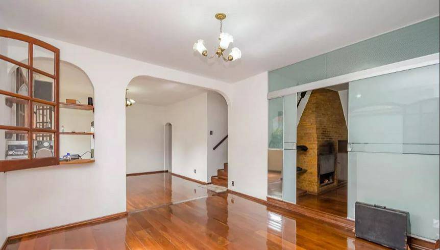 Foto 1 de Casa com 3 Quartos para alugar, 330m² em Nova Suíssa, Belo Horizonte